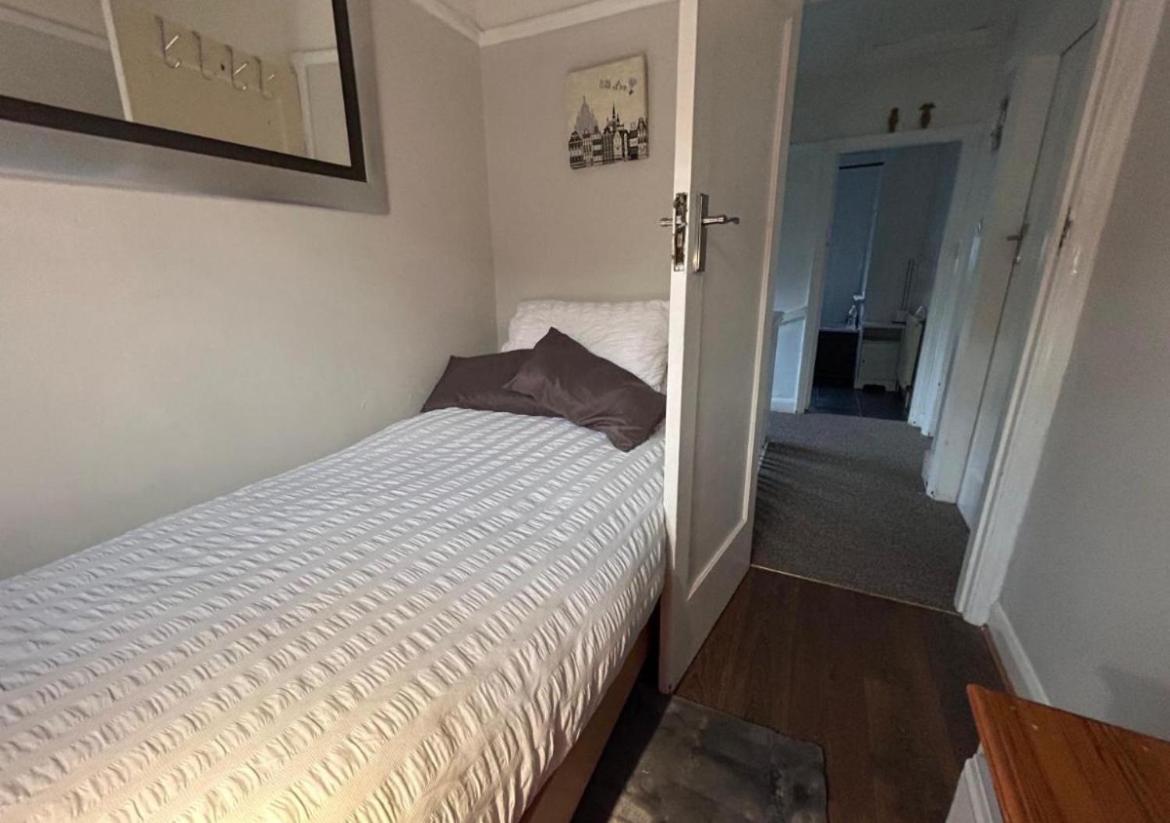 Apartamento Redditch Rest Near Town Centre & Transport Links Exterior foto
