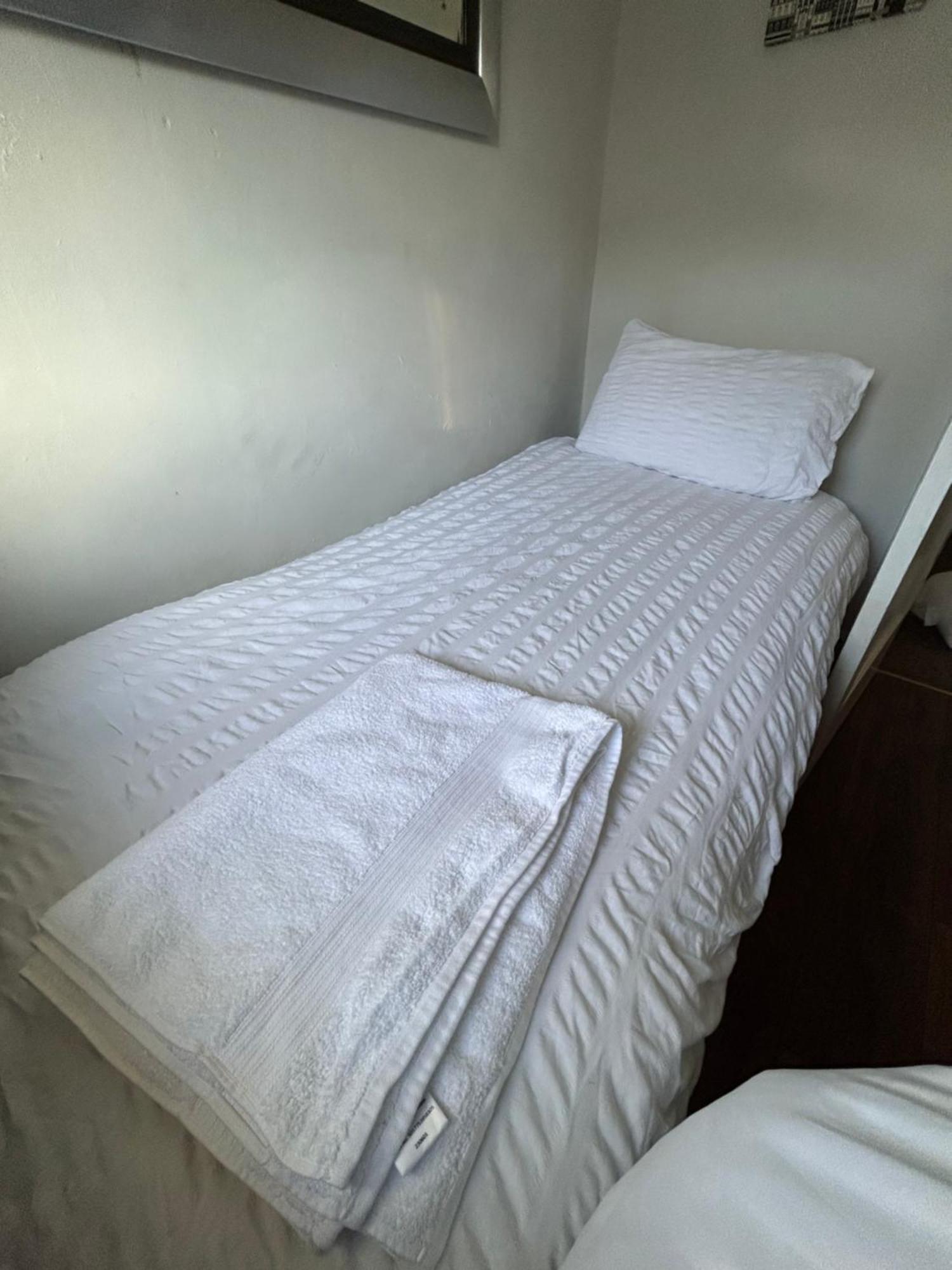 Apartamento Redditch Rest Near Town Centre & Transport Links Exterior foto