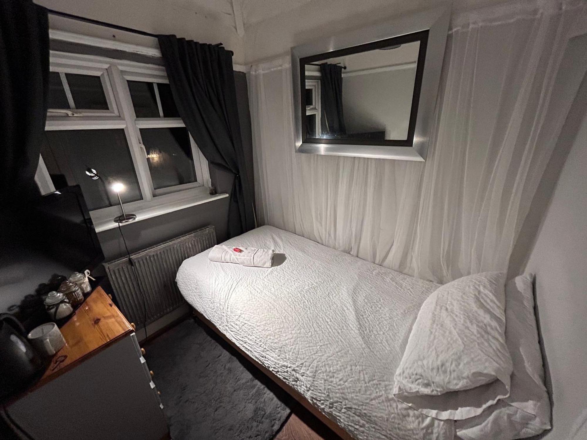 Apartamento Redditch Rest Near Town Centre & Transport Links Exterior foto