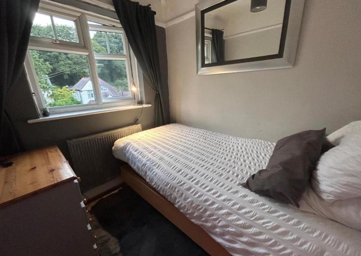 Apartamento Redditch Rest Near Town Centre & Transport Links Exterior foto